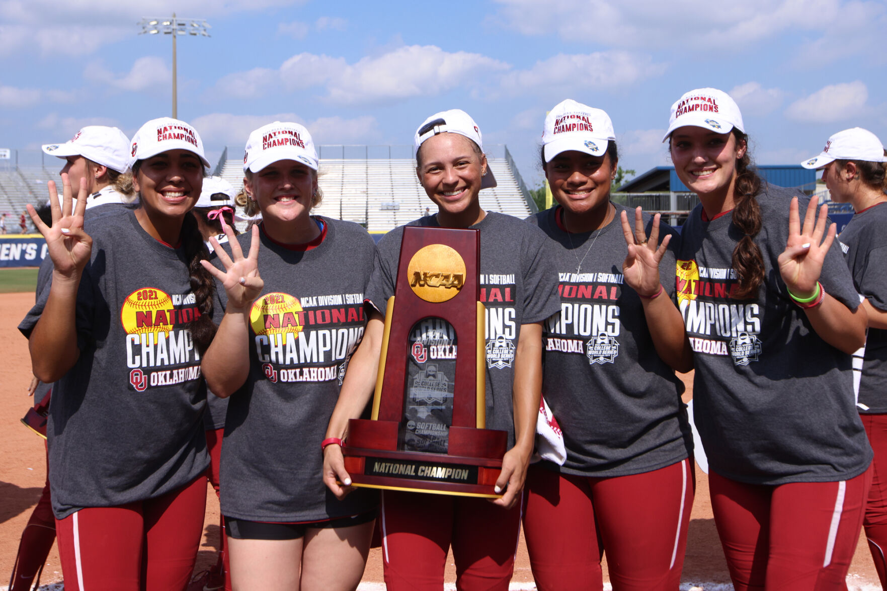 Sooners pose